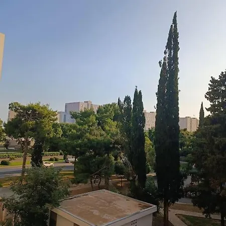 Διαμέρισμα Mot *